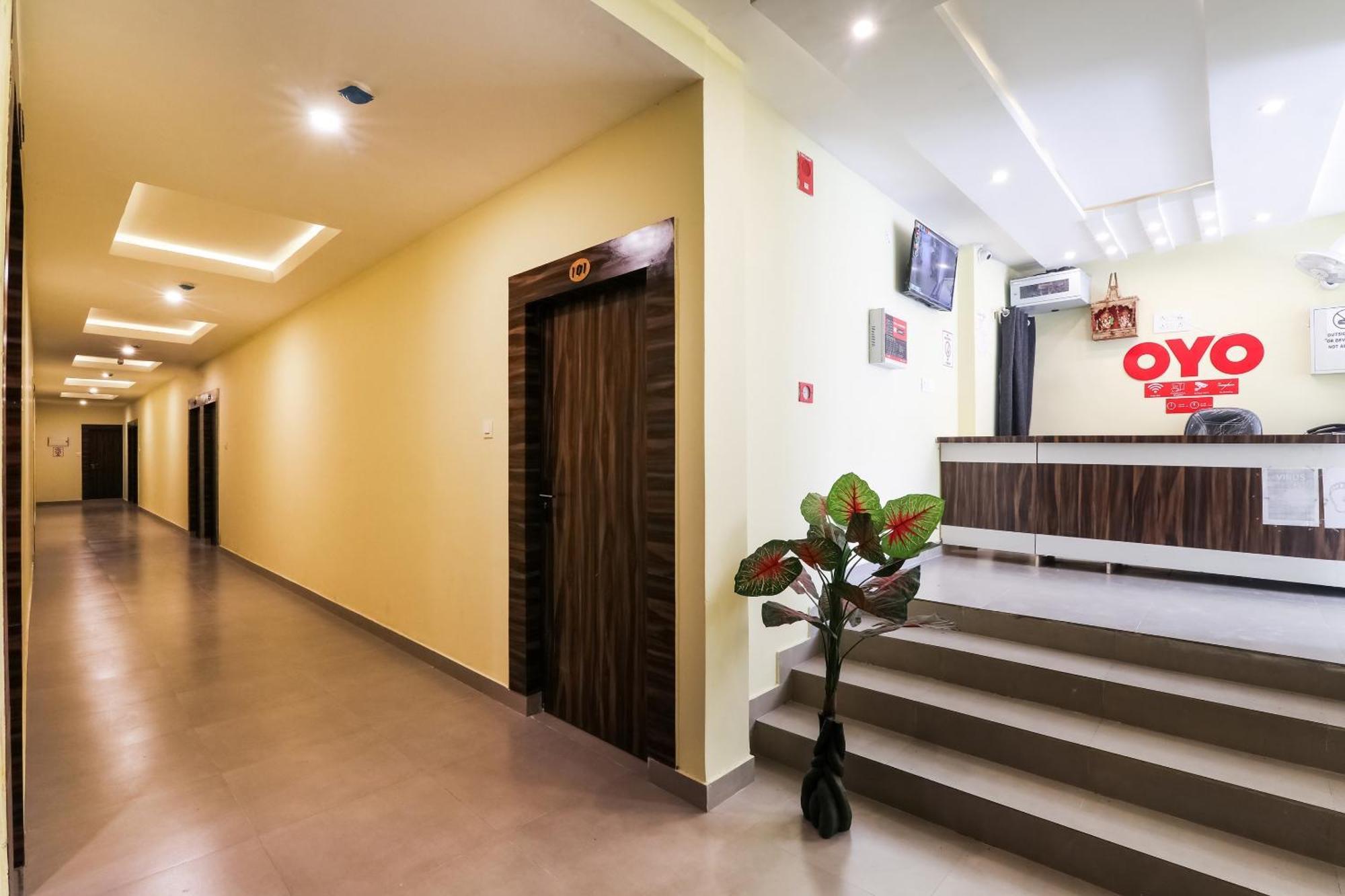 FabHotel SR Inn Chinhat Exterior foto