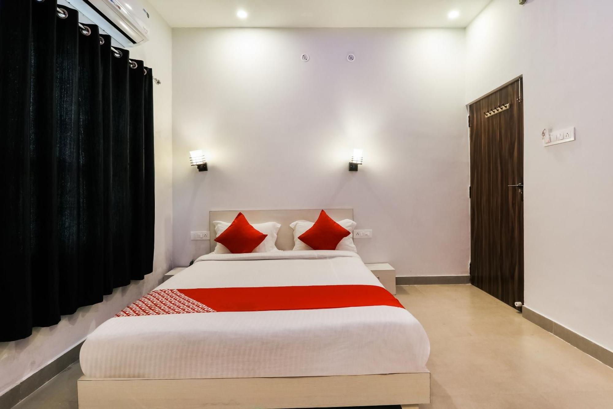 FabHotel SR Inn Chinhat Exterior foto