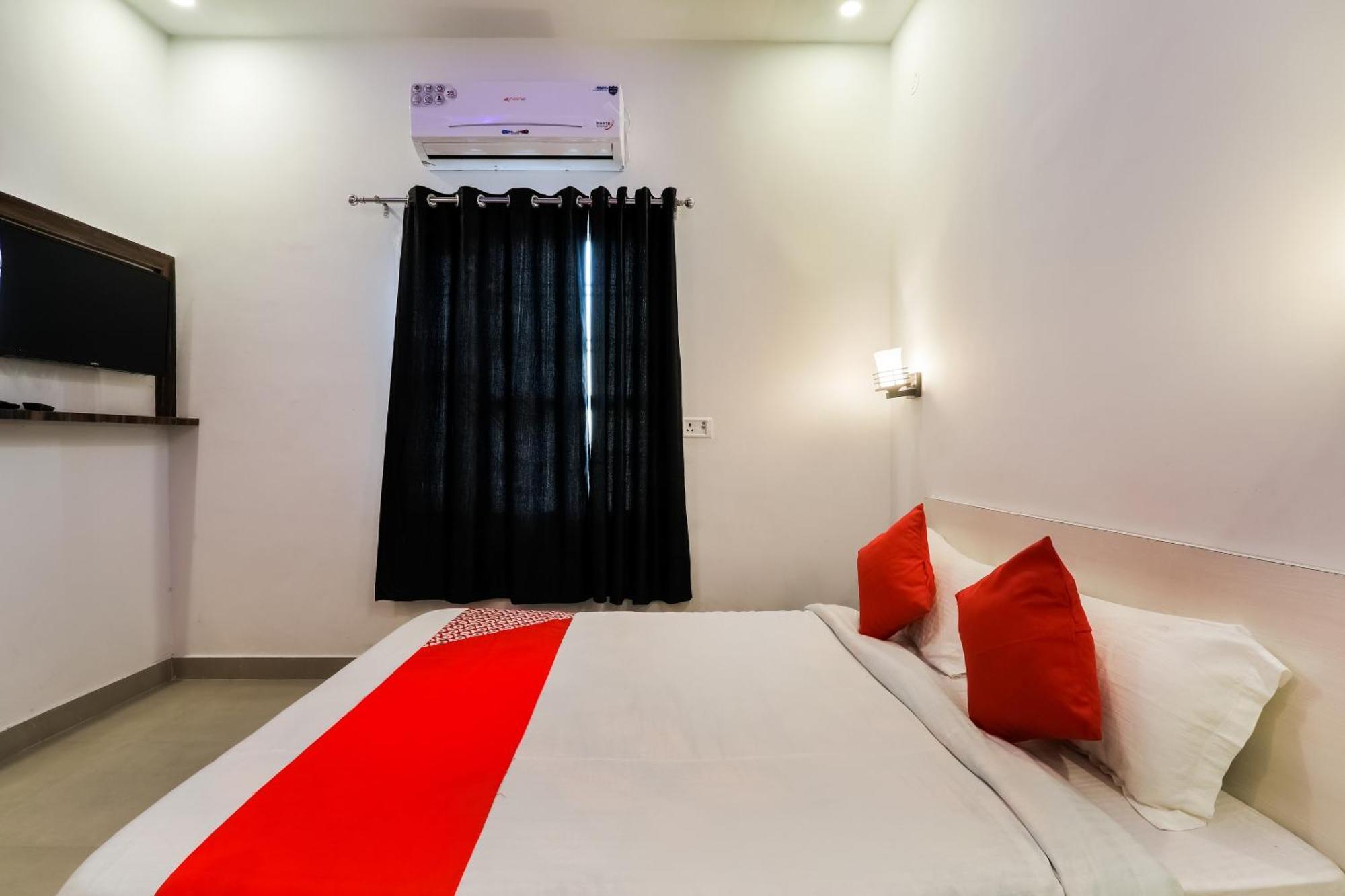 FabHotel SR Inn Chinhat Exterior foto