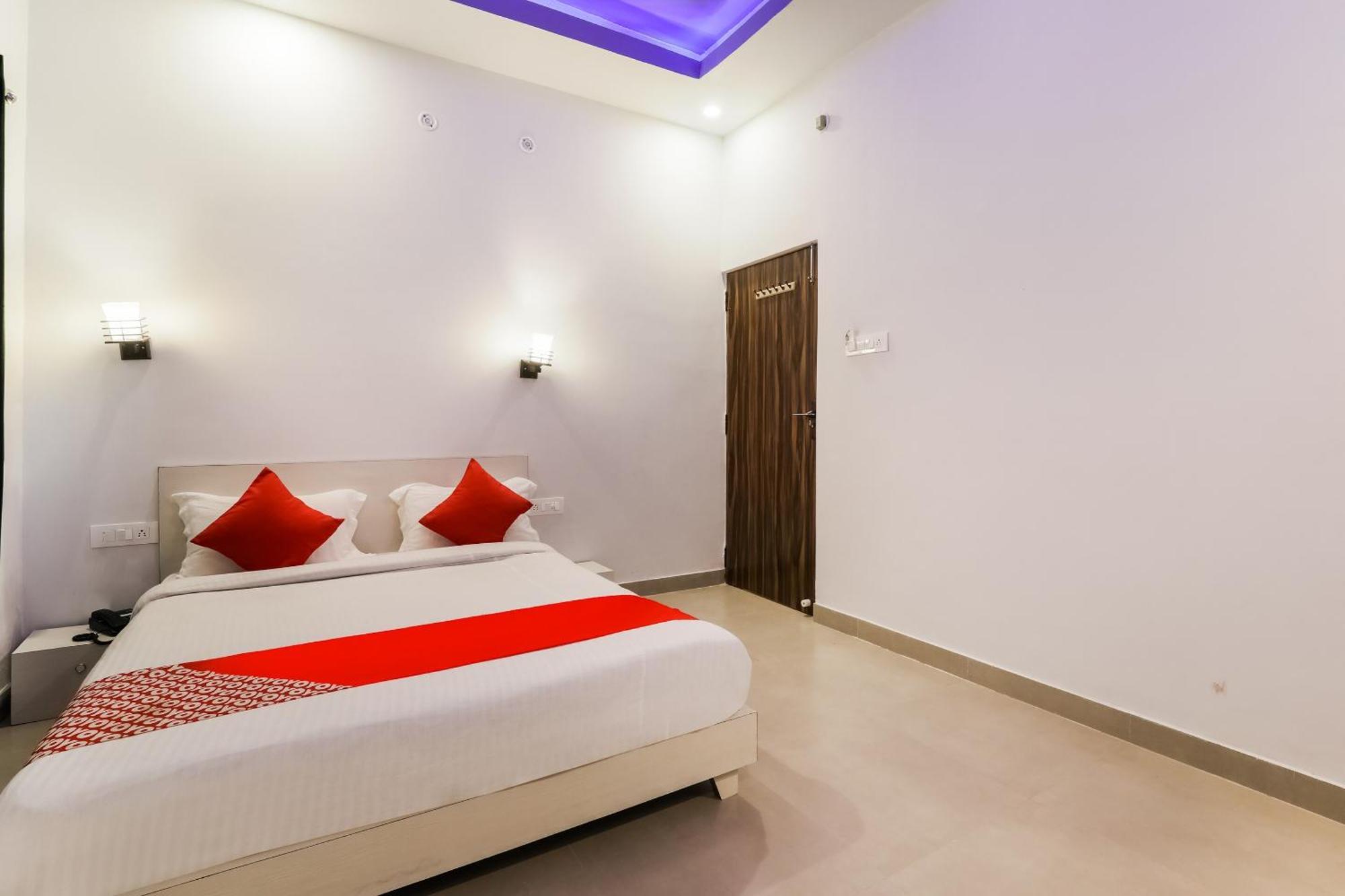 FabHotel SR Inn Chinhat Exterior foto